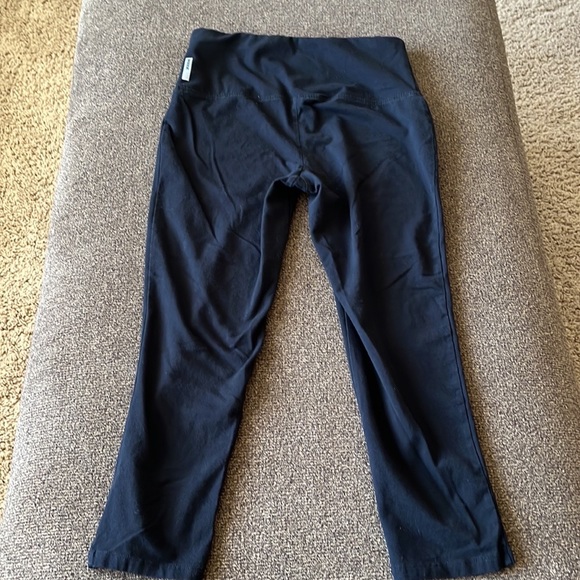 NWOT Reebok black capri leggings. Size S/P
Excellent condition - Picture 1 of 6